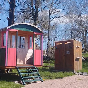La Roulotte Romantique Des Volcans Saint-Saturnin (Cantal)